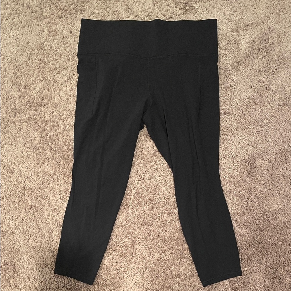 Athleta Salutation Stash 7/8 Tight leggings